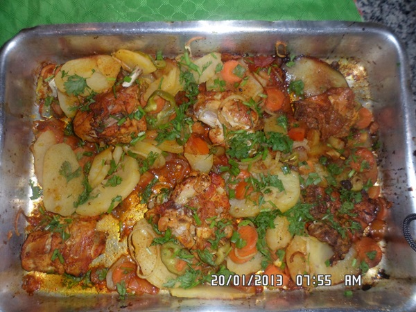 Frango assado, um prato rápido, gostoso e que agrada a todos (Foto: Tudo Gostoso)